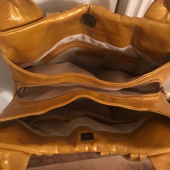 Purse - Picture 2 of 2